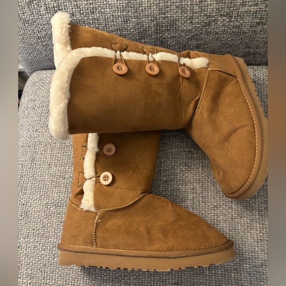 Brand new Cozy & Stylish Winter Boots 8 ( no box ) - Picture 7 of 12